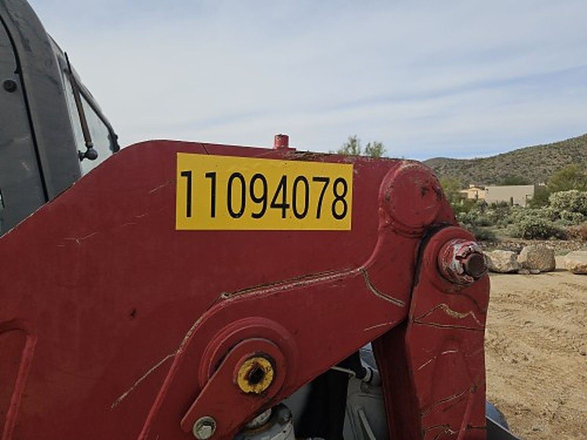 TAKEUCHI TL10V2-CR photo 3