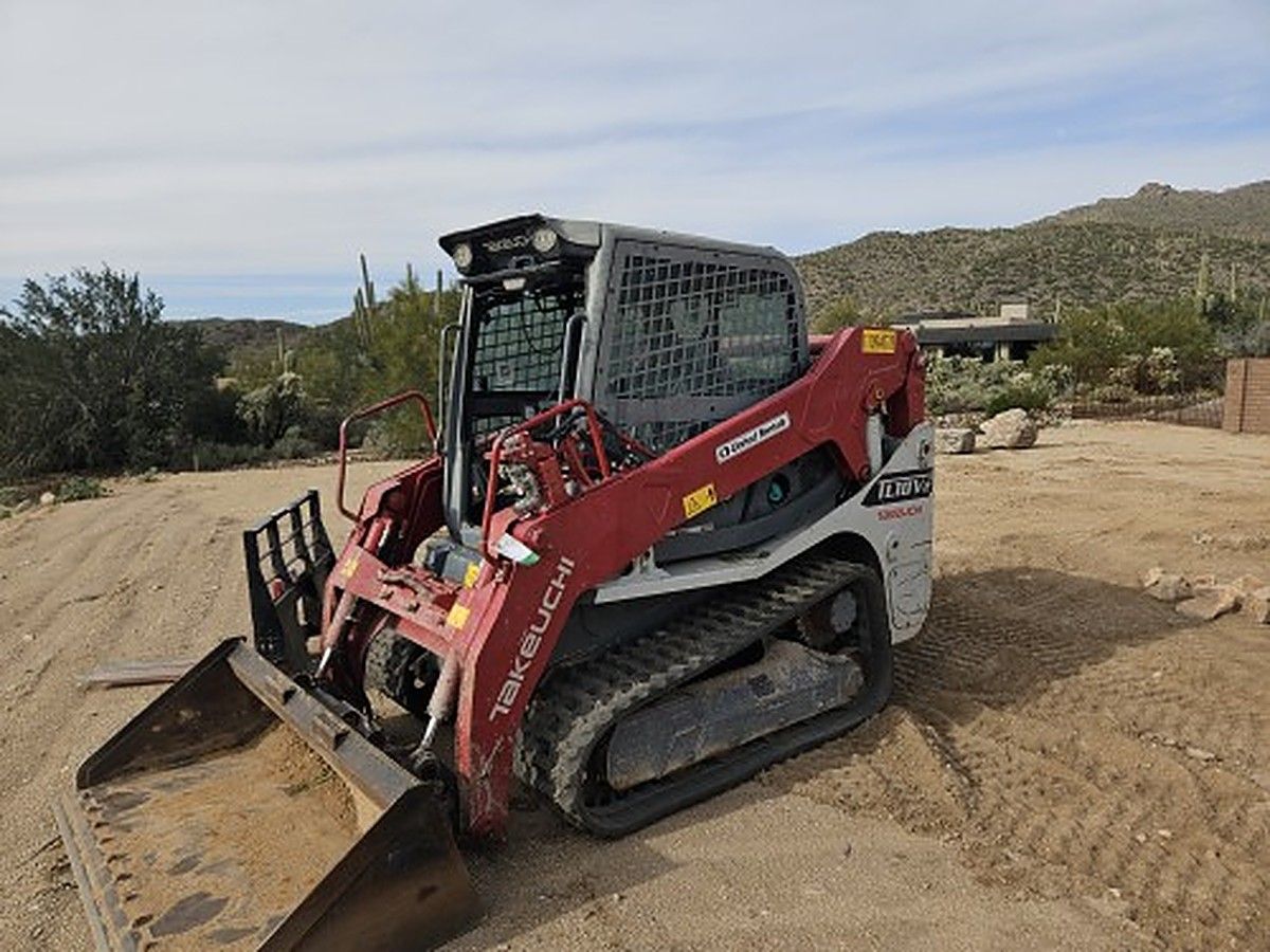 TAKEUCHI TL10V2-CR photo 4
