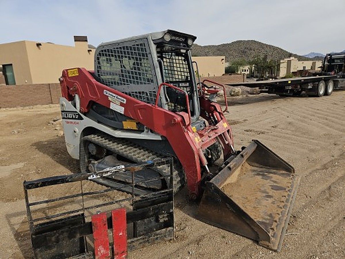 TAKEUCHI TL10V2-CR photo 5