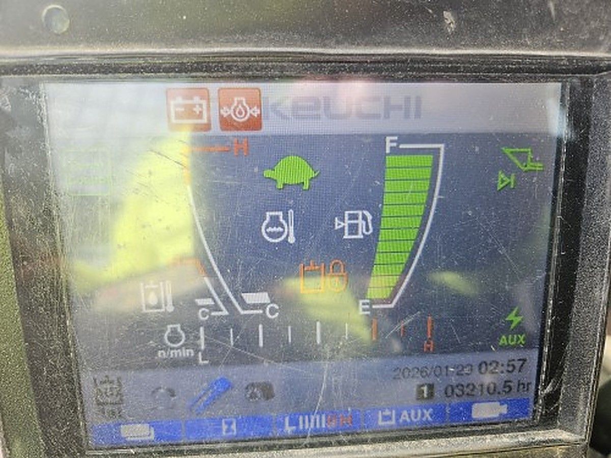TAKEUCHI TL10V2-CR photo 6