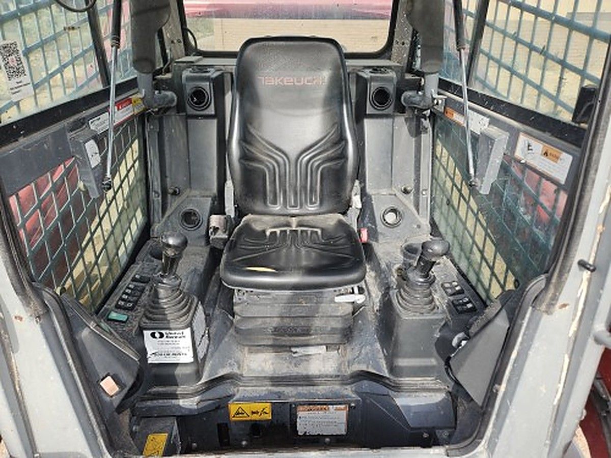 TAKEUCHI TL10V2-CR photo 7