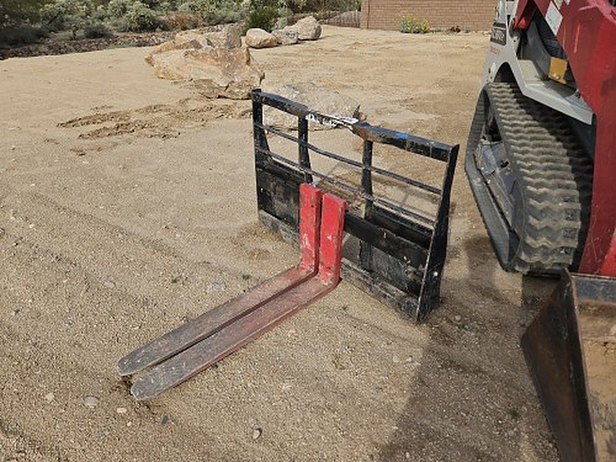 TAKEUCHI TL10V2-CR photo 8