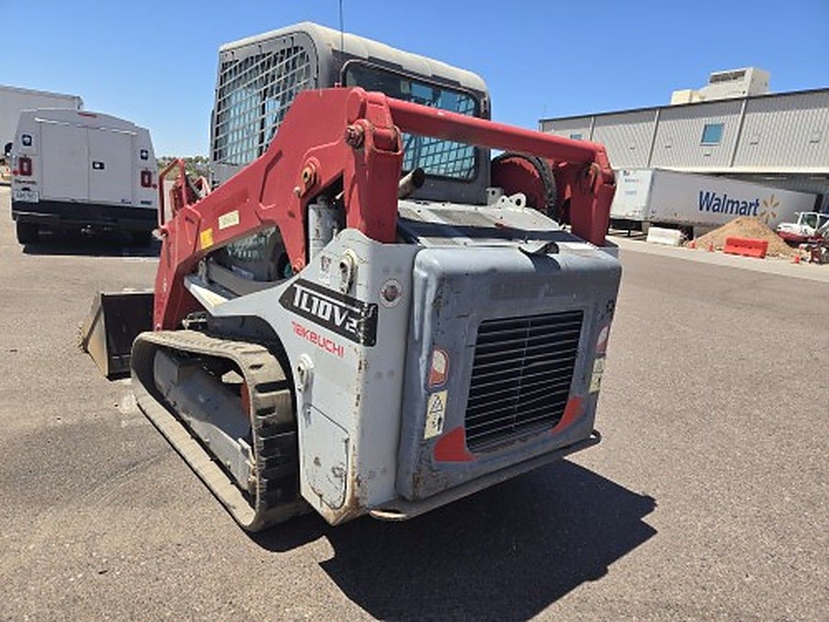 TAKEUCHI TL10V2-CR photo 2