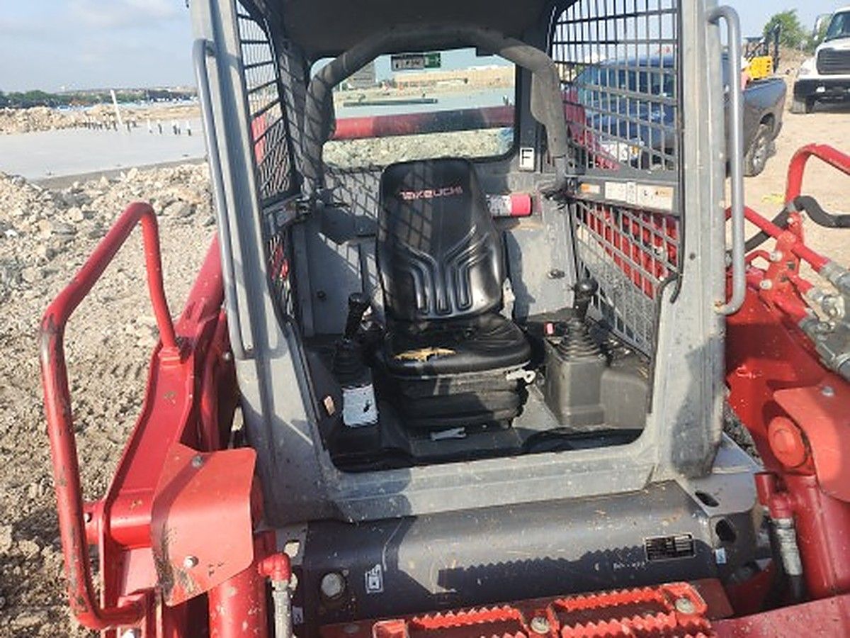 TAKEUCHI TL10V2-R photo 4