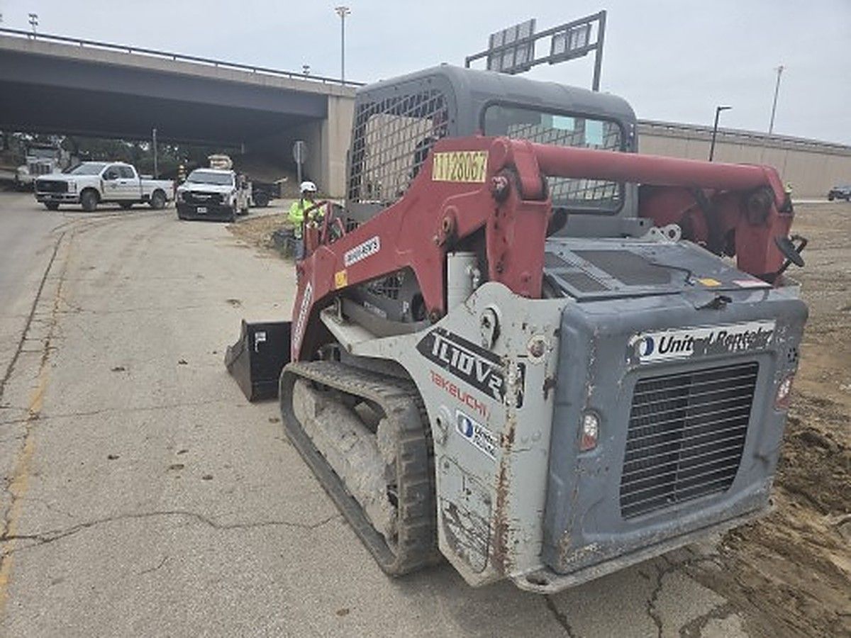 TAKEUCHI TL10V2-R photo 2