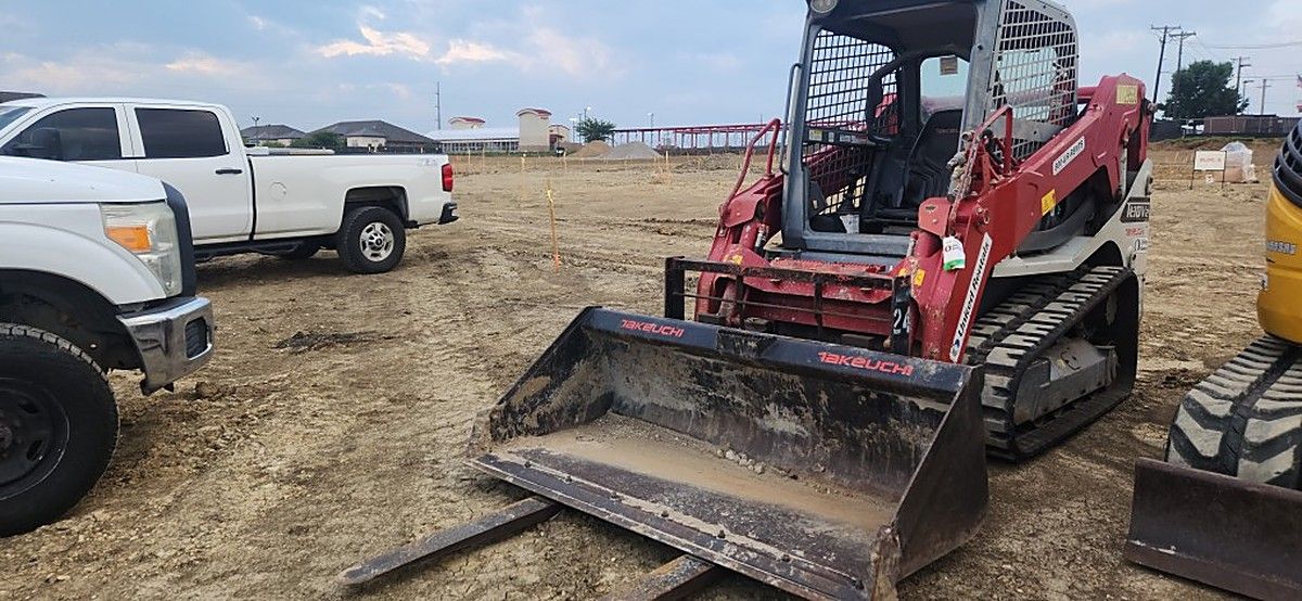 TAKEUCHI TL10V2-R photo 3