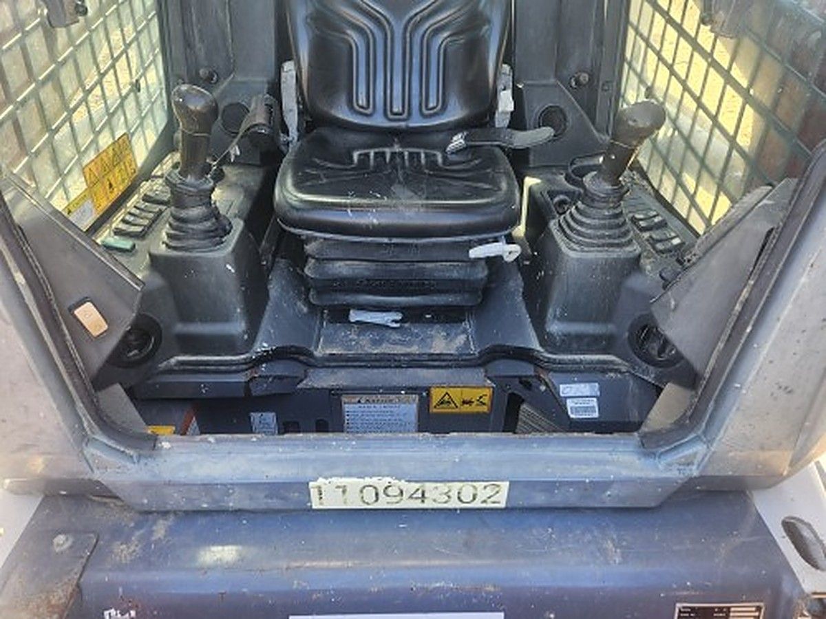 TAKEUCHI TL12R2-CR photo 5