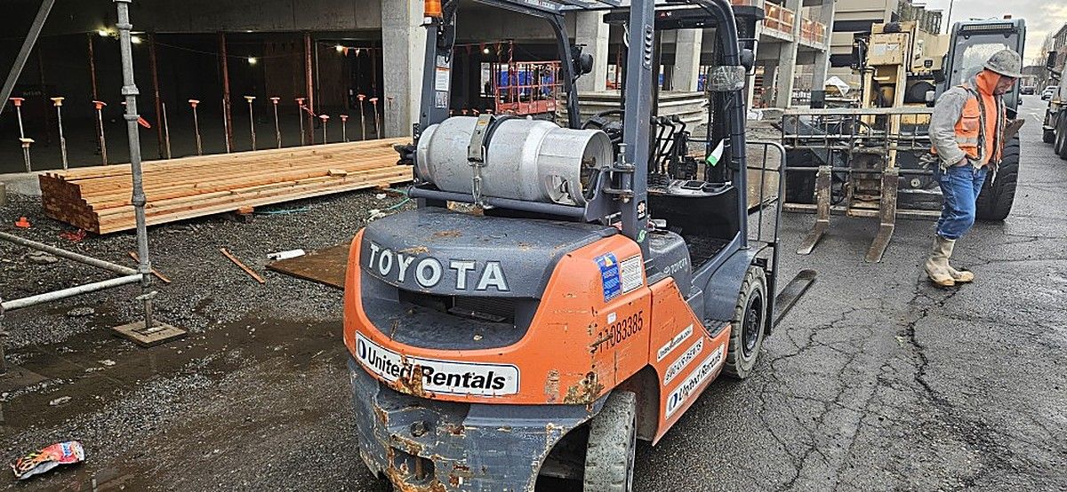 TOYOTA 8FGU25 photo 5