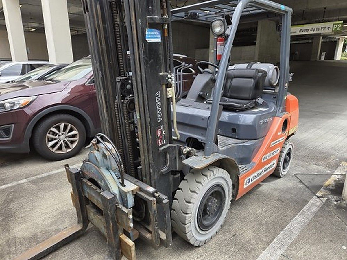 TOYOTA 8FGU25 photo 8