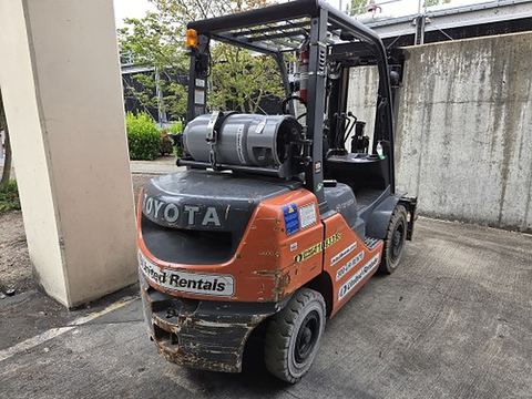 2020 TOYOTA 8FGU25 Forklift Whse 5000# Low Profile Gas/Lp