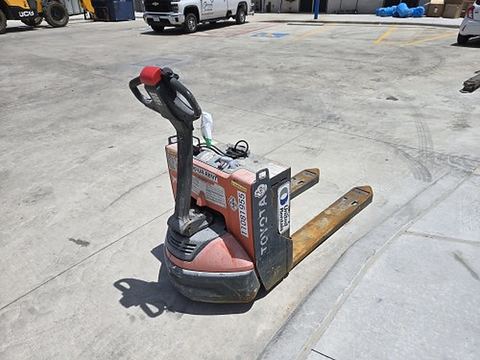 2020 TOYOTA 8HBW23 Jack Pallet 4000-4500# Electric