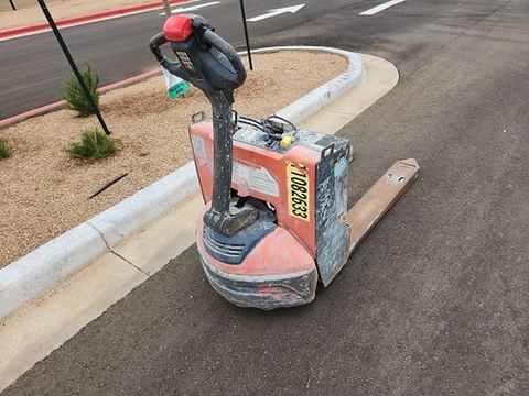 2020 TOYOTA 8HBW23 Jack Pallet 4000-4500# Electric