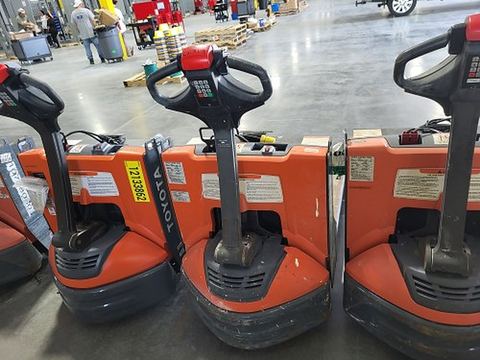 2020 TOYOTA 8HBW23 Jack Pallet 4000-4500# Electric