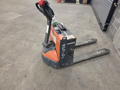 2020 TOYOTA 8HBW23 Jack Pallet 4000-4500# Electric