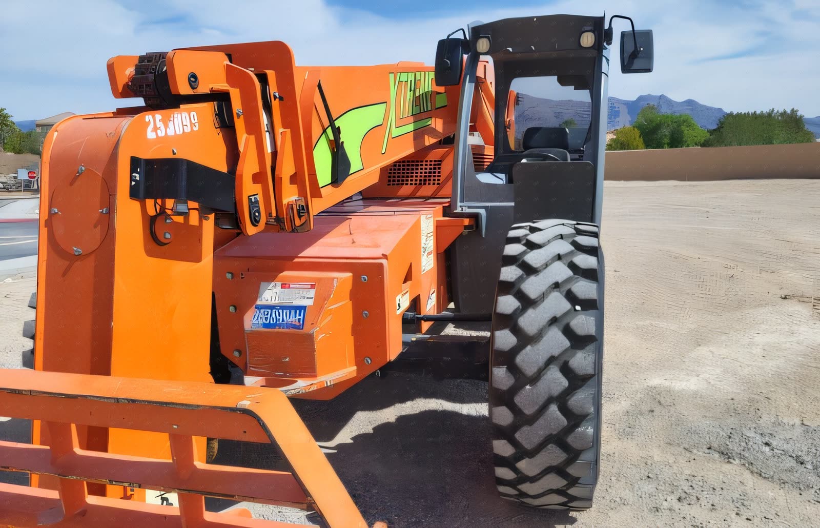 2020 Xtreme XR843 FORKLIFT VARIABLE REACH 8000# 40-49'