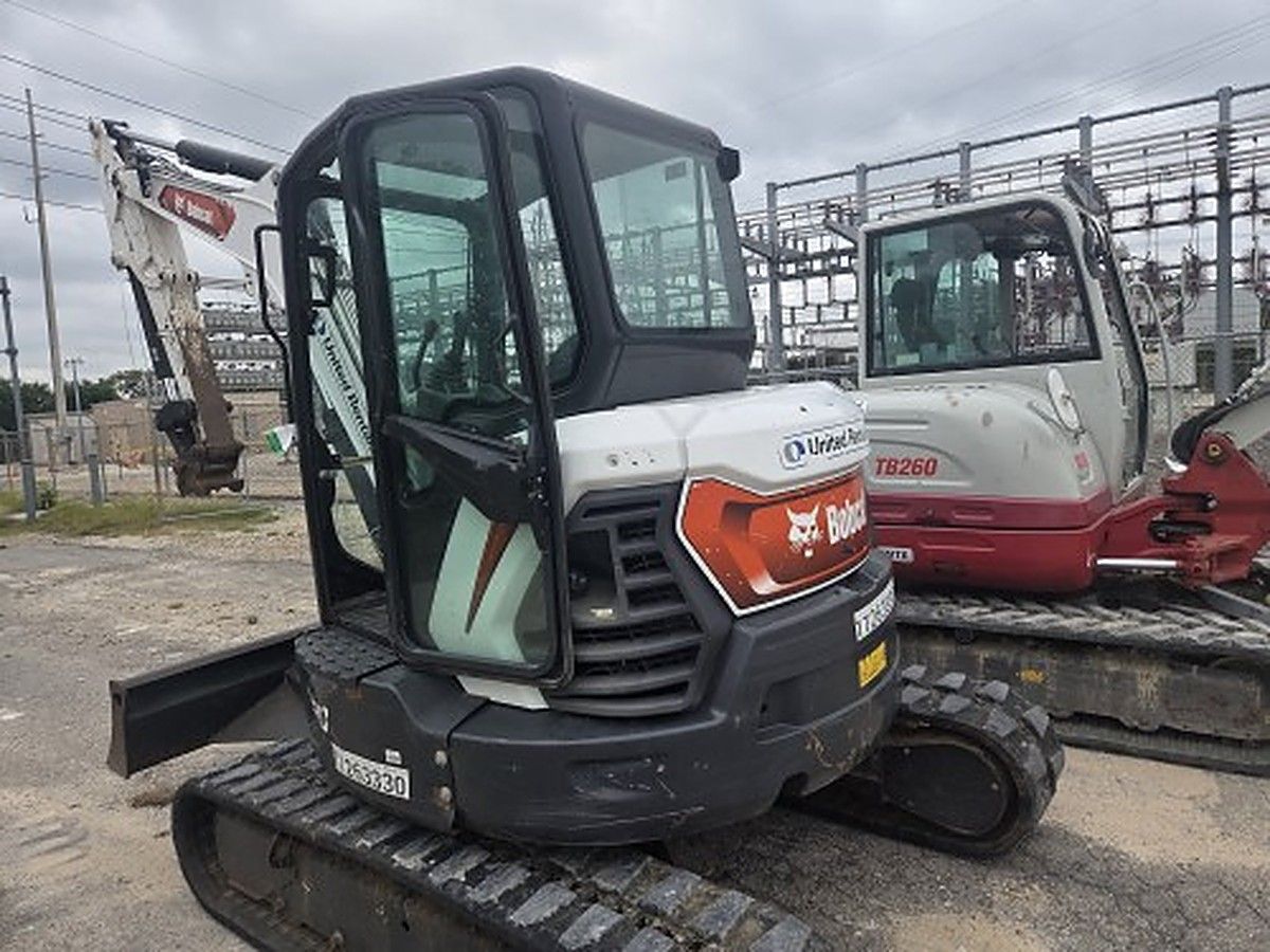 BOBCAT E50 photo 3