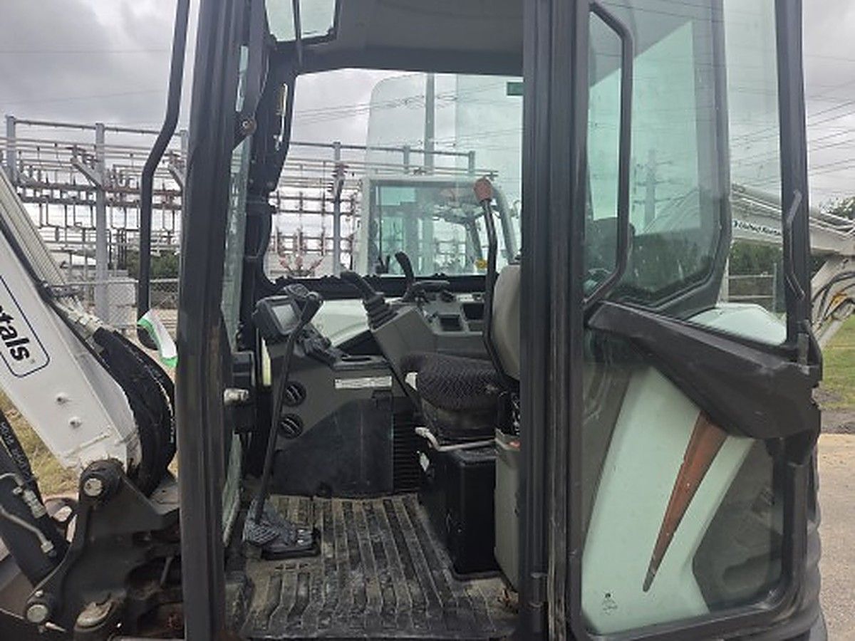 BOBCAT E50 photo 4