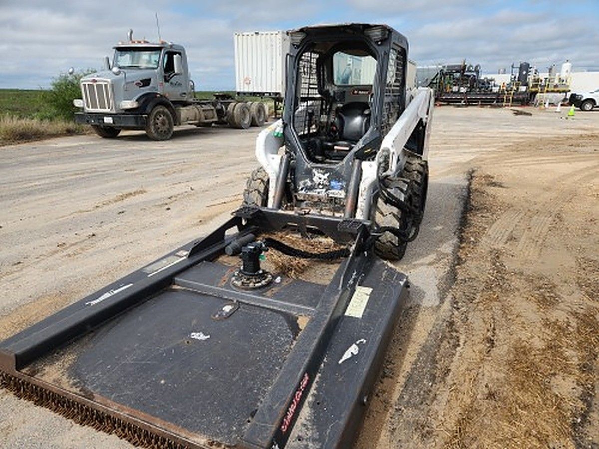 BOBCAT S62 photo 5