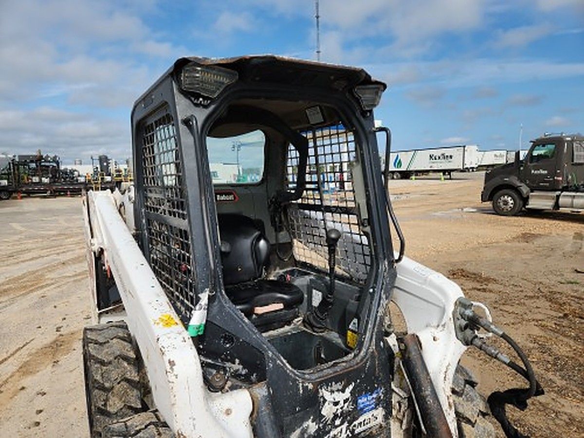 BOBCAT S62 photo 6