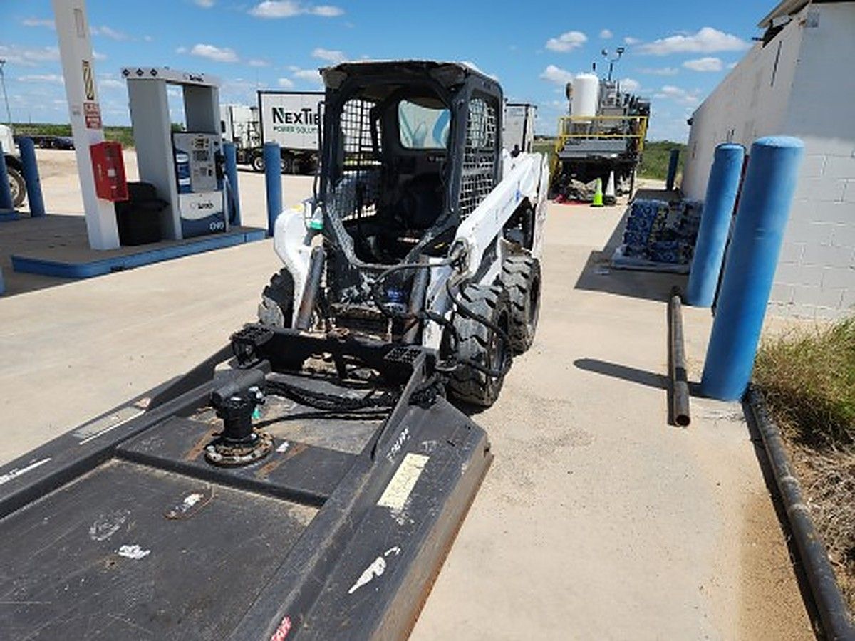 BOBCAT S62 photo 7