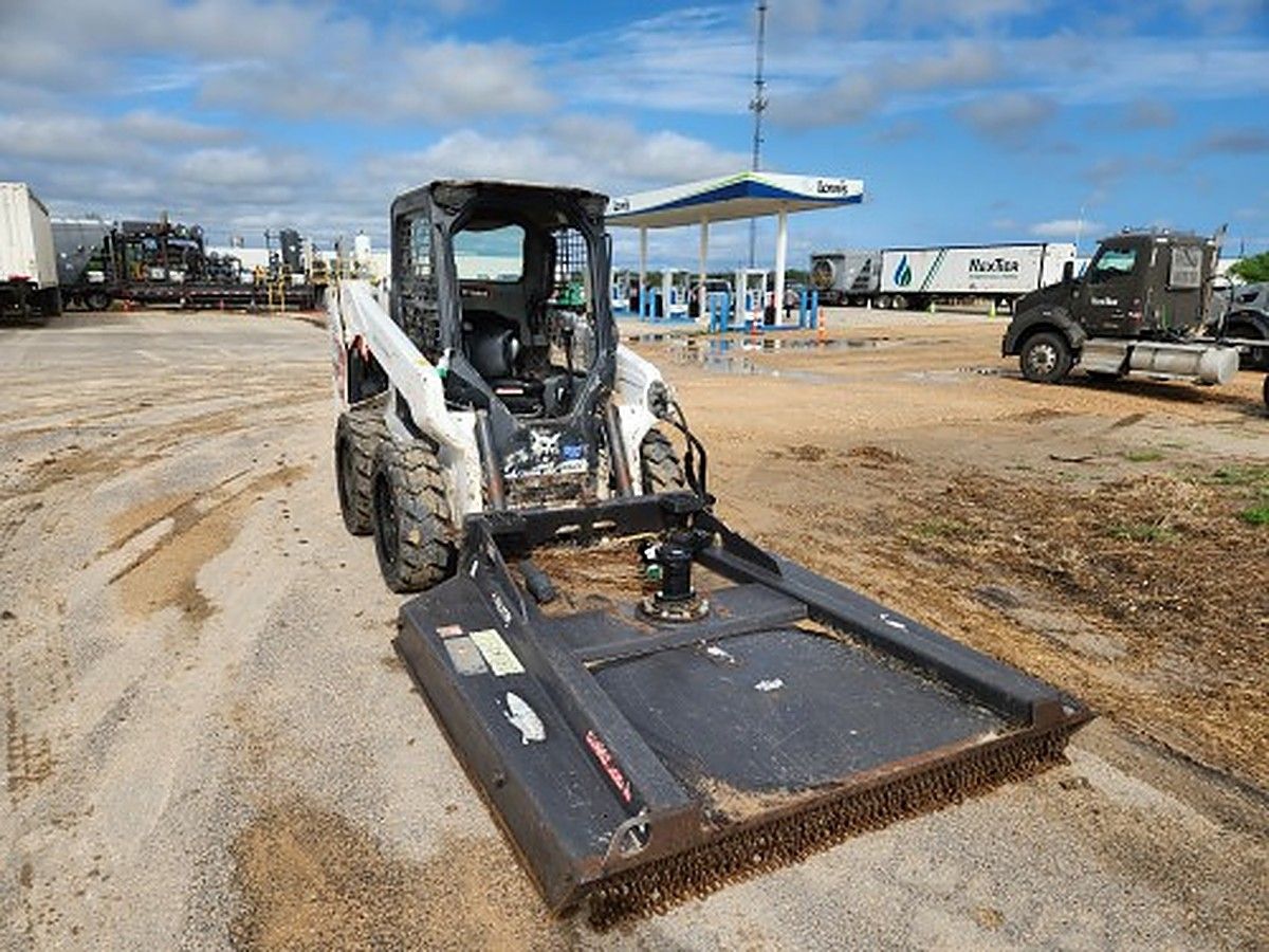 BOBCAT S62 photo 8
