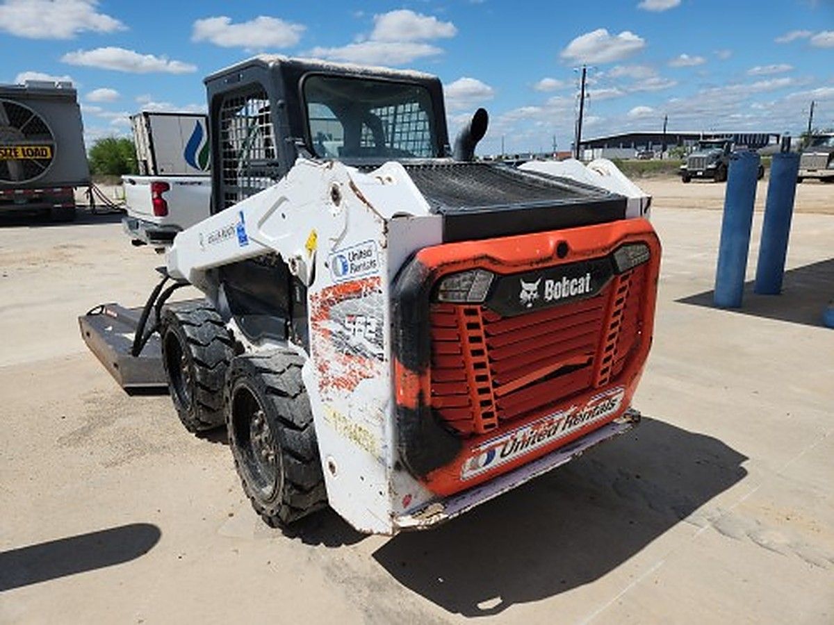 BOBCAT S62 photo 10