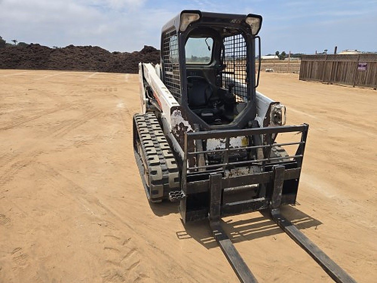 BOBCAT T550 photo 2