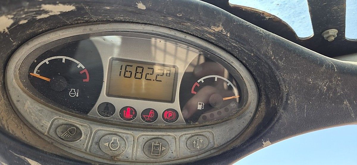 BOBCAT T550 photo 10