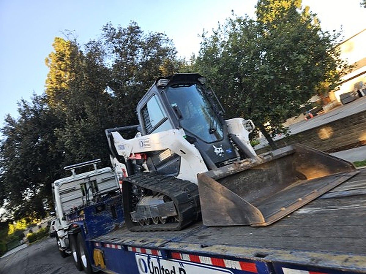 BOBCAT T76 photo 2