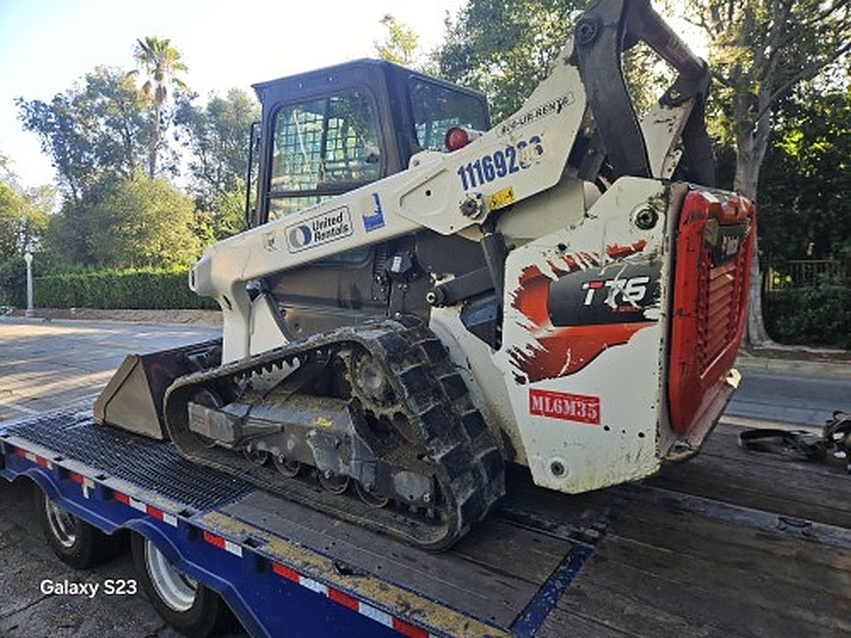 BOBCAT T76 photo 3