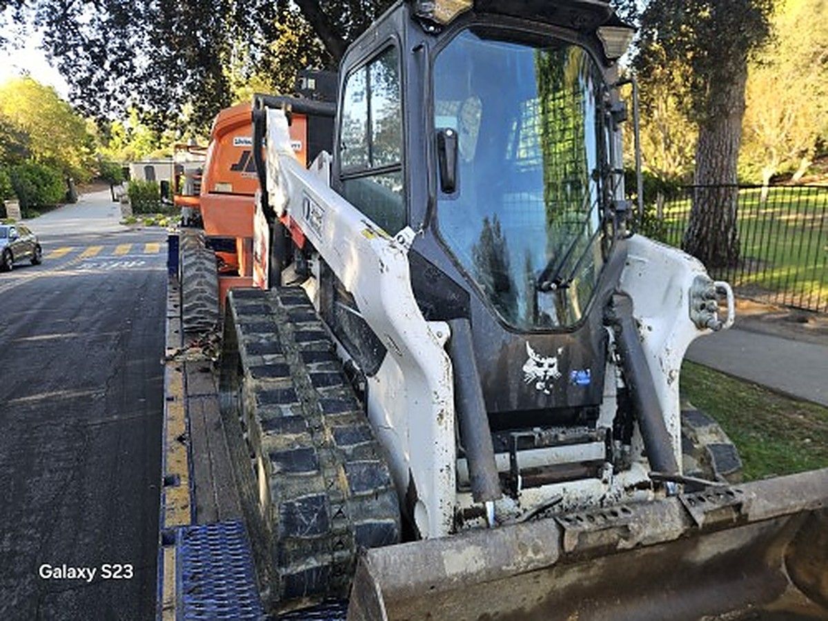 BOBCAT T76 photo 7