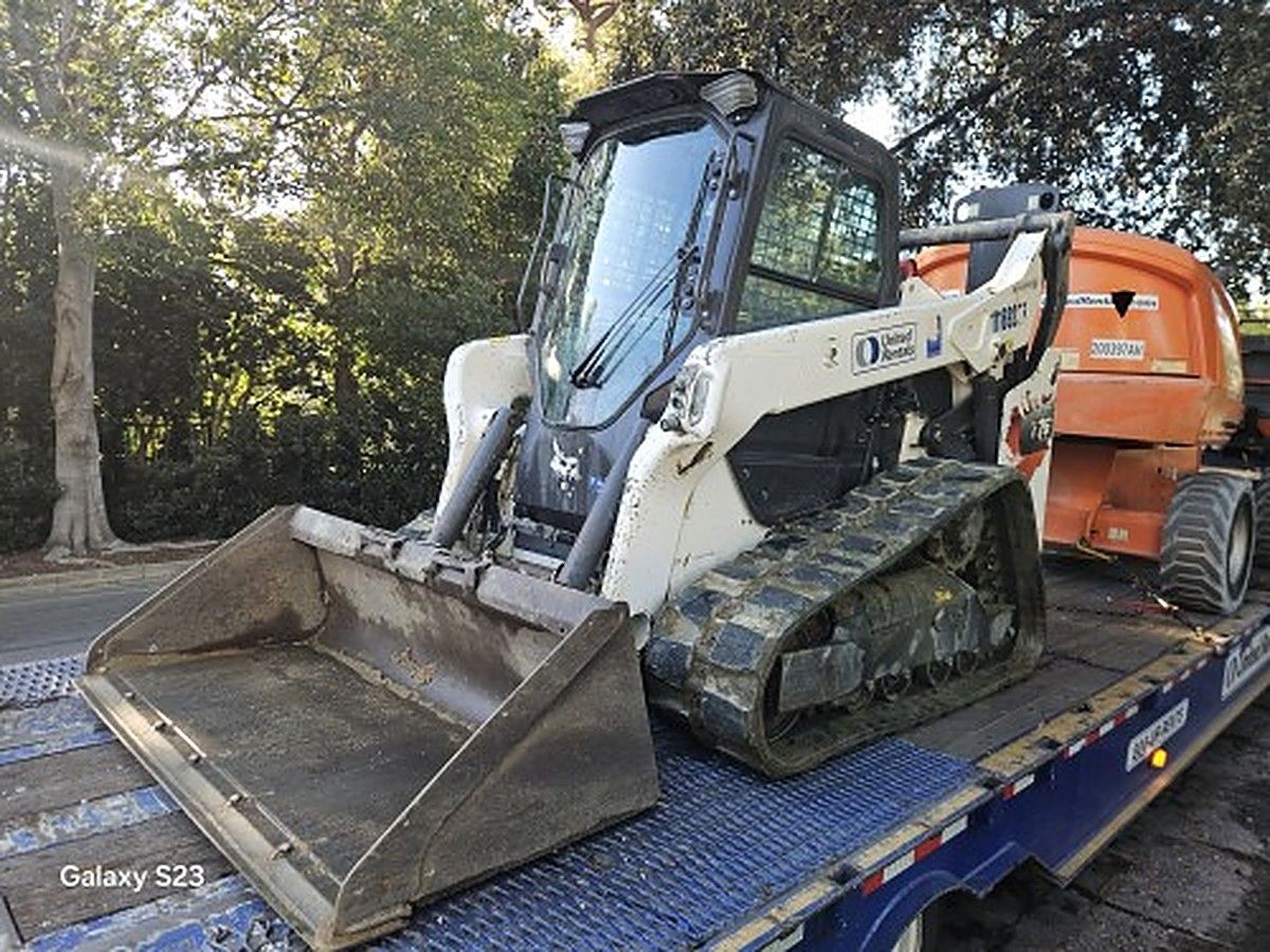 BOBCAT T76 photo 8