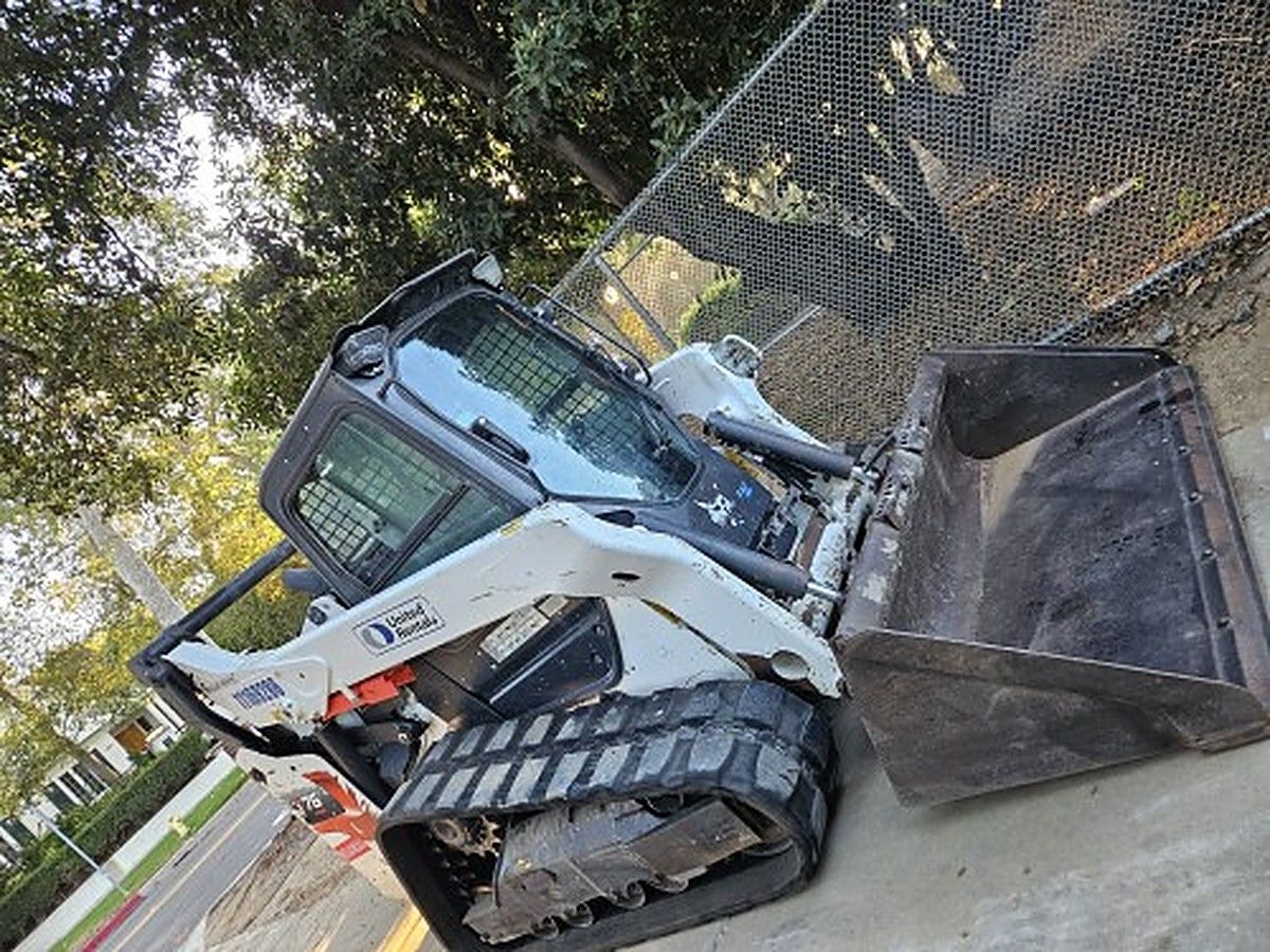 BOBCAT T76 photo 9