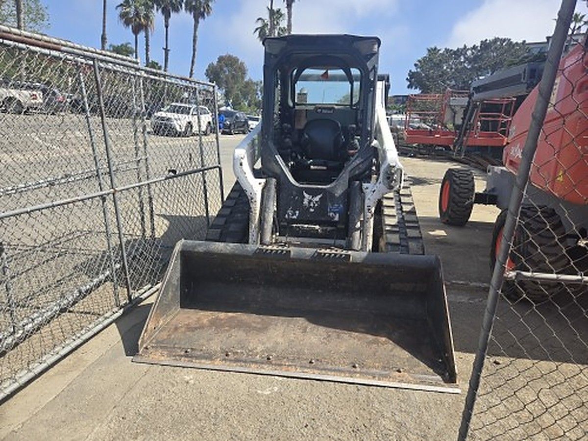 BOBCAT T76 photo 4