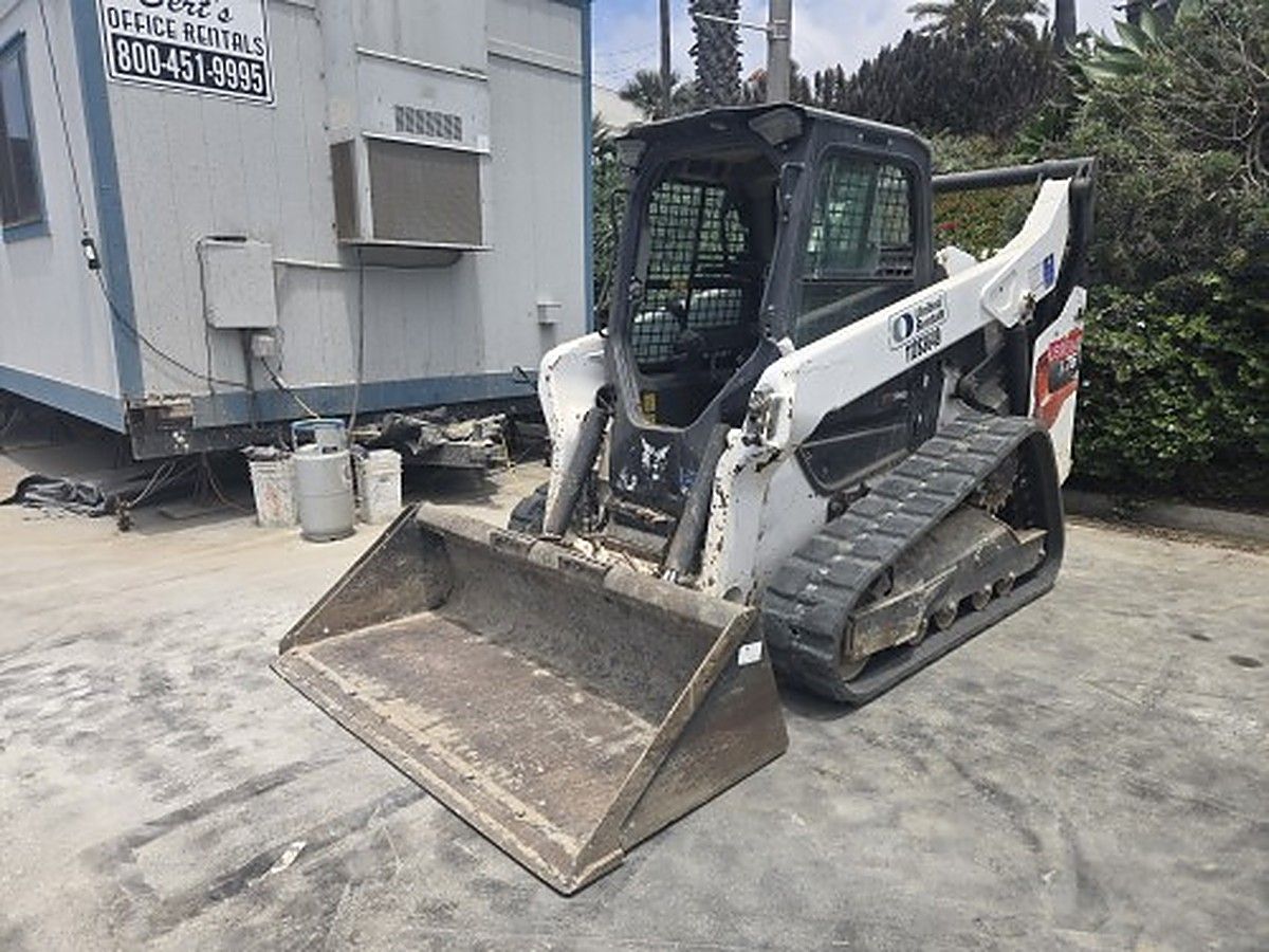 BOBCAT T76 photo 7