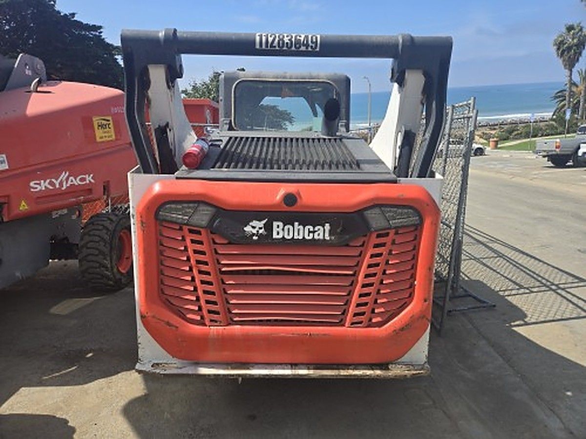 BOBCAT T76 photo 8