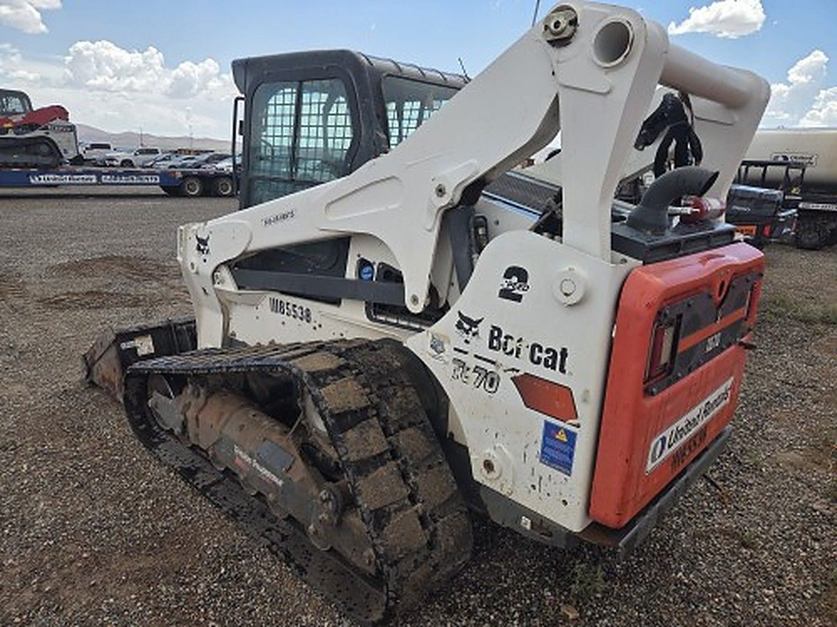 BOBCAT T870 photo 4