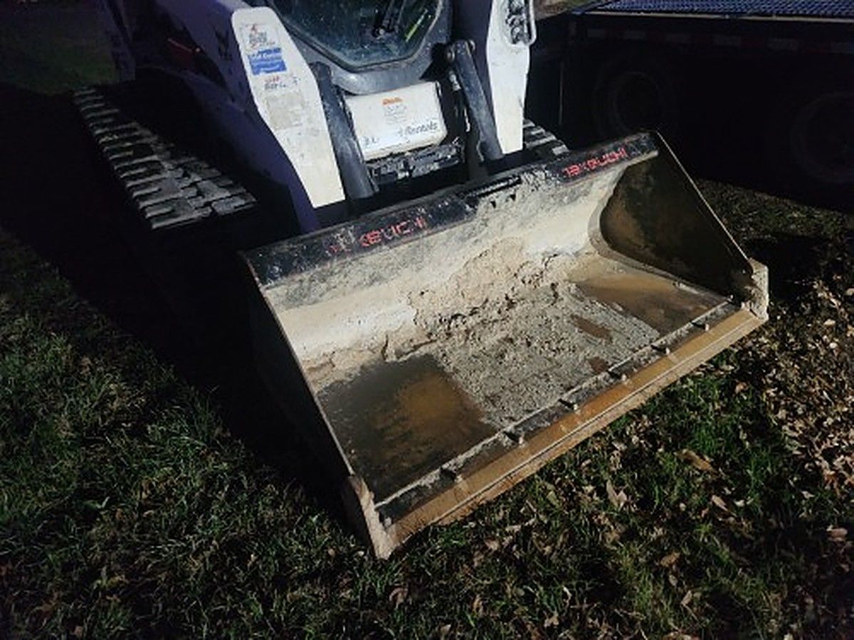 BOBCAT T870 photo 10