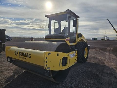 2021 BOMAG BW211D-5 Roller 80-89" Vib Single Drum Smooth