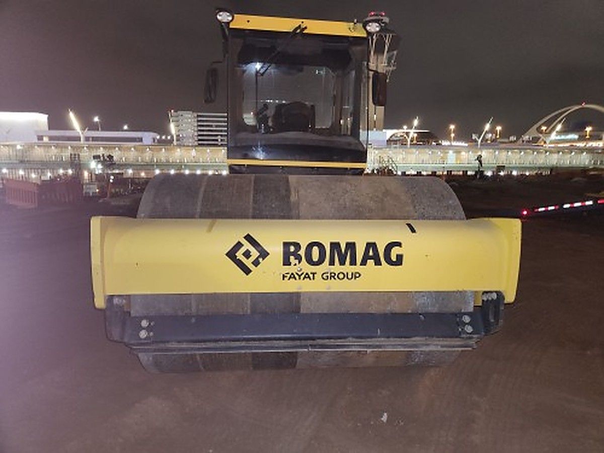 BOMAG BW211D-5 photo 6