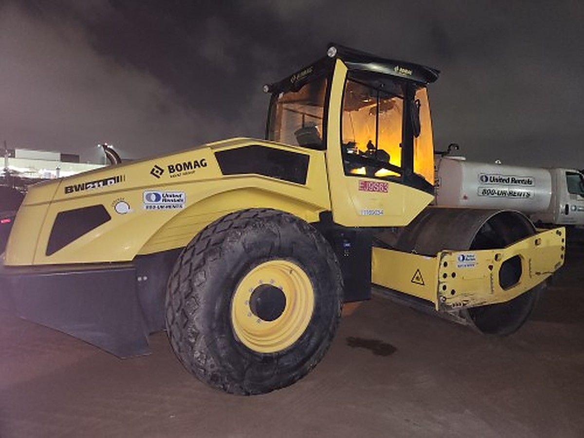 BOMAG BW211D-5 photo 7