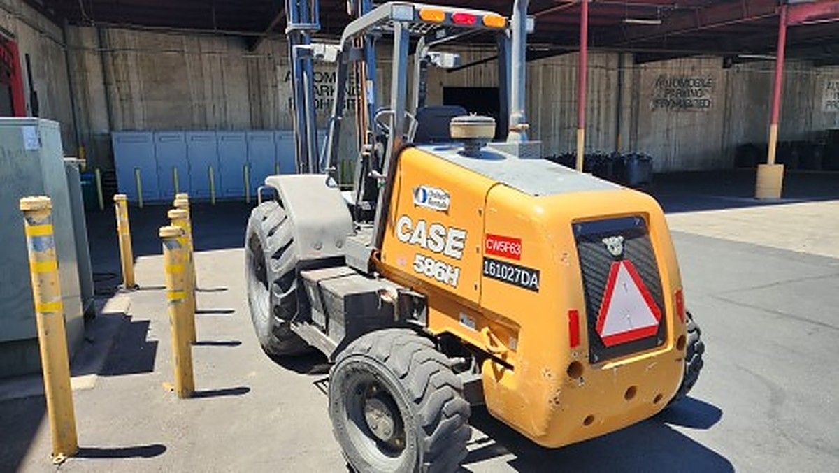 CASE 586H photo 5
