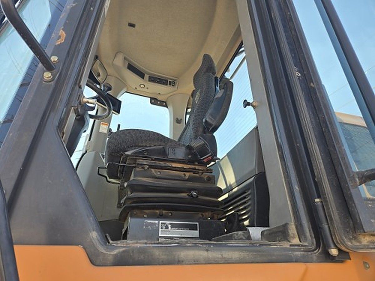 CASE 821G photo 4
