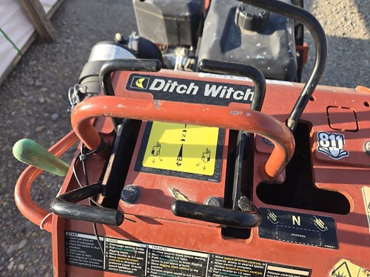 DITCHWITCH C14 photo 4