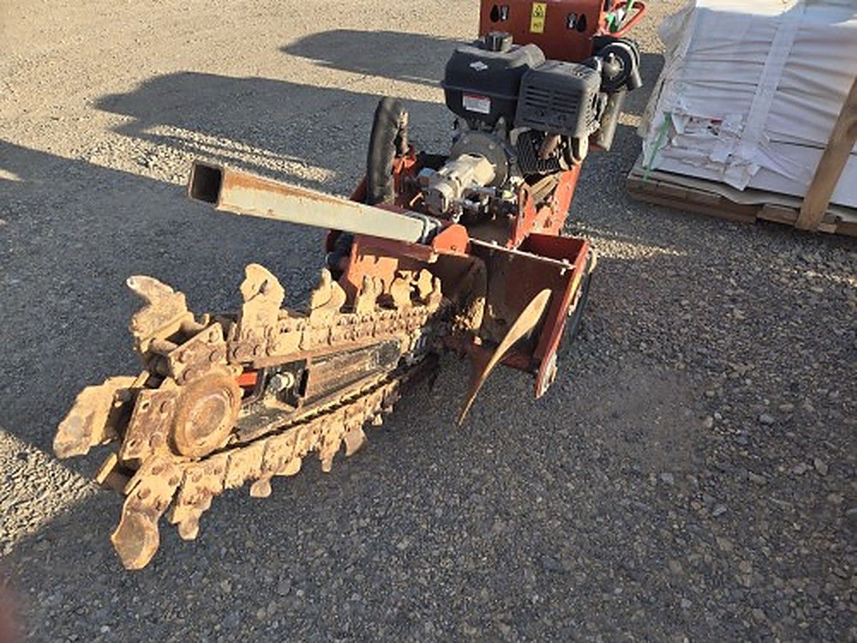DITCHWITCH C14 photo 5