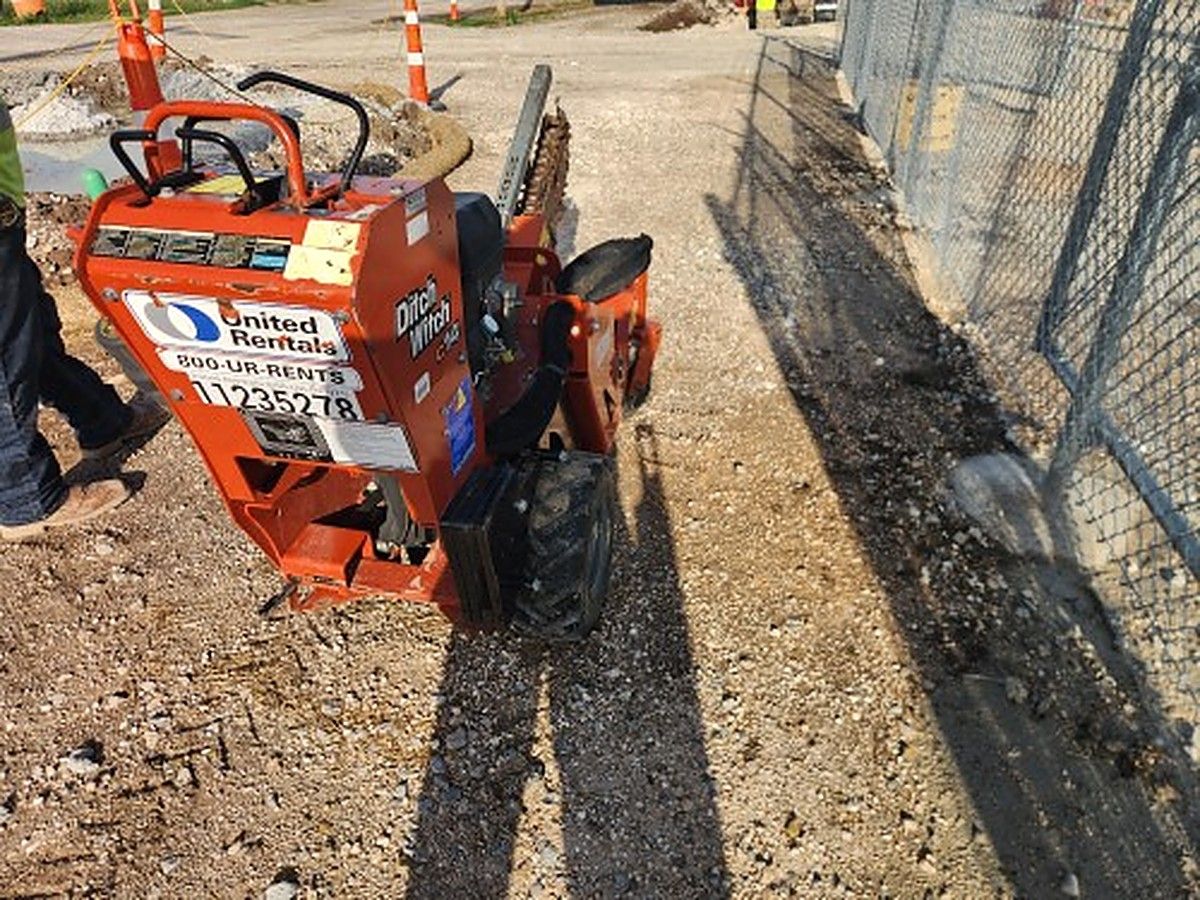 DITCHWITCH C14 photo 2