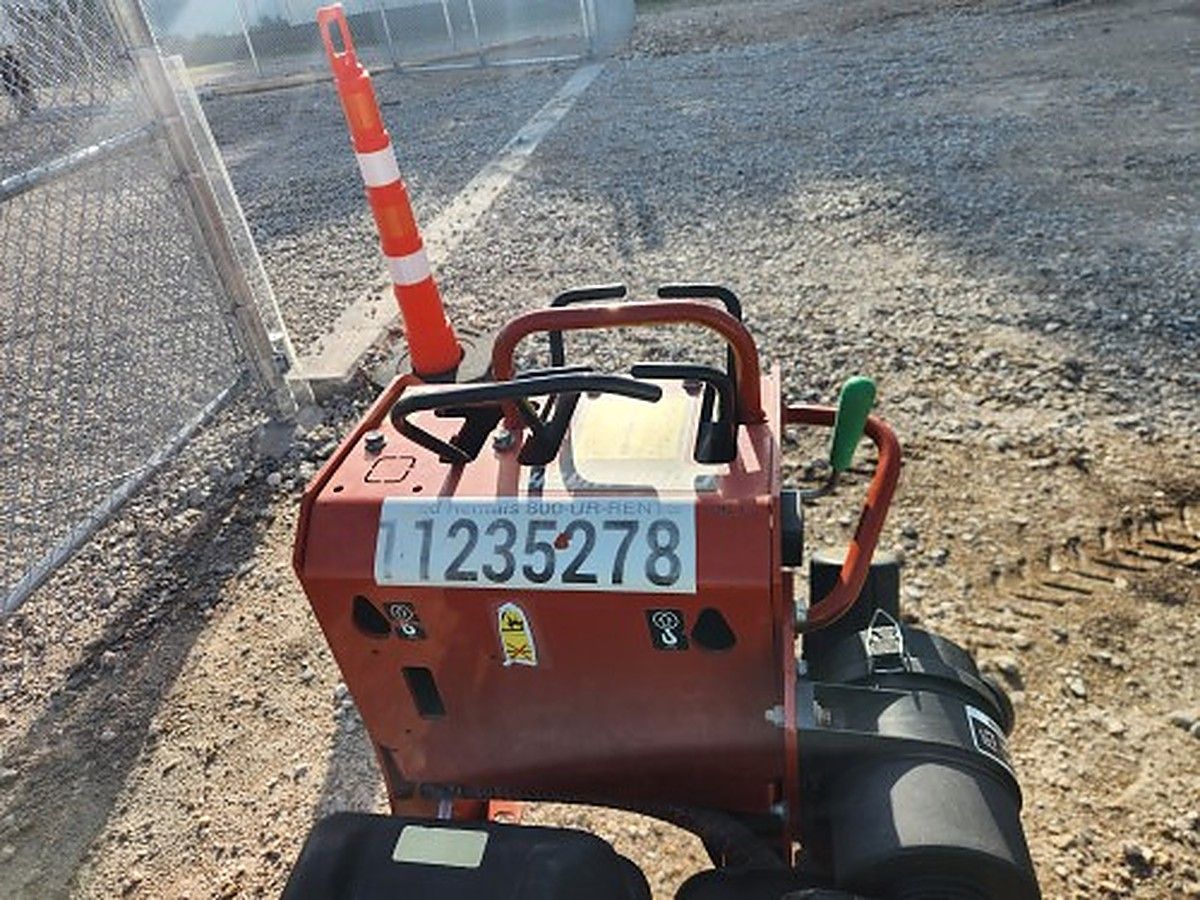 DITCHWITCH C14 photo 3