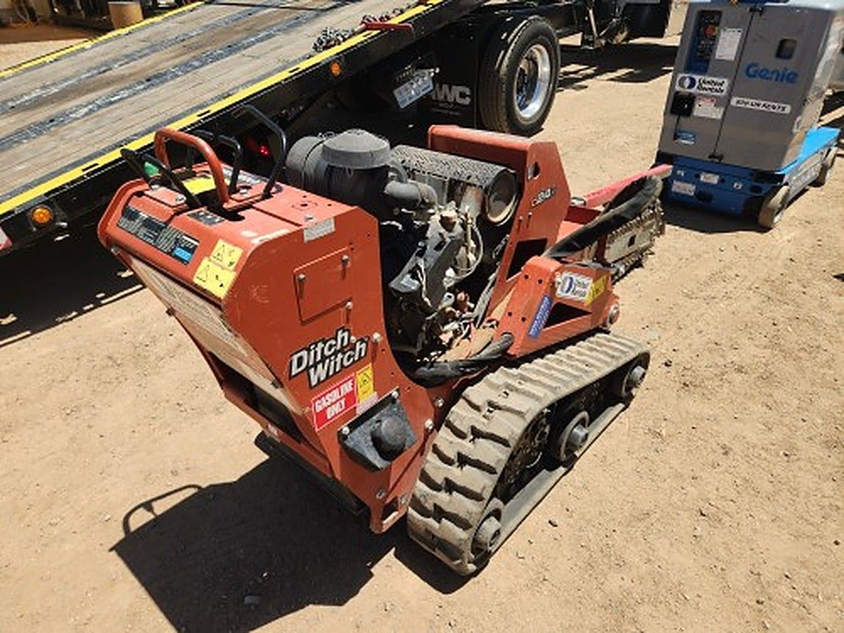 DITCHWITCH C24X photo 4