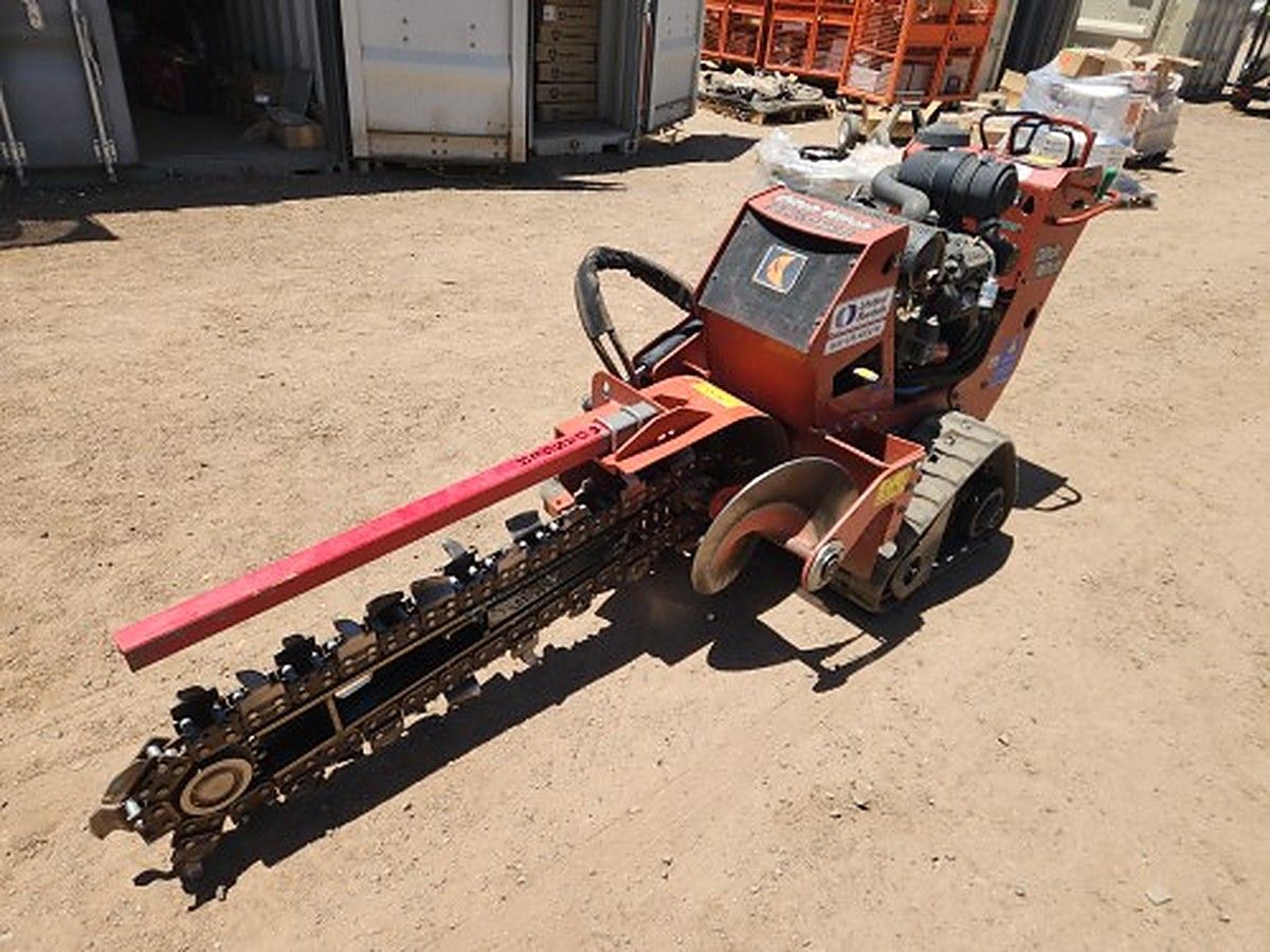 DITCHWITCH C24X photo 5