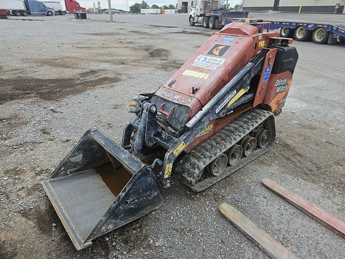 DITCHWITCH SK800 photo 2